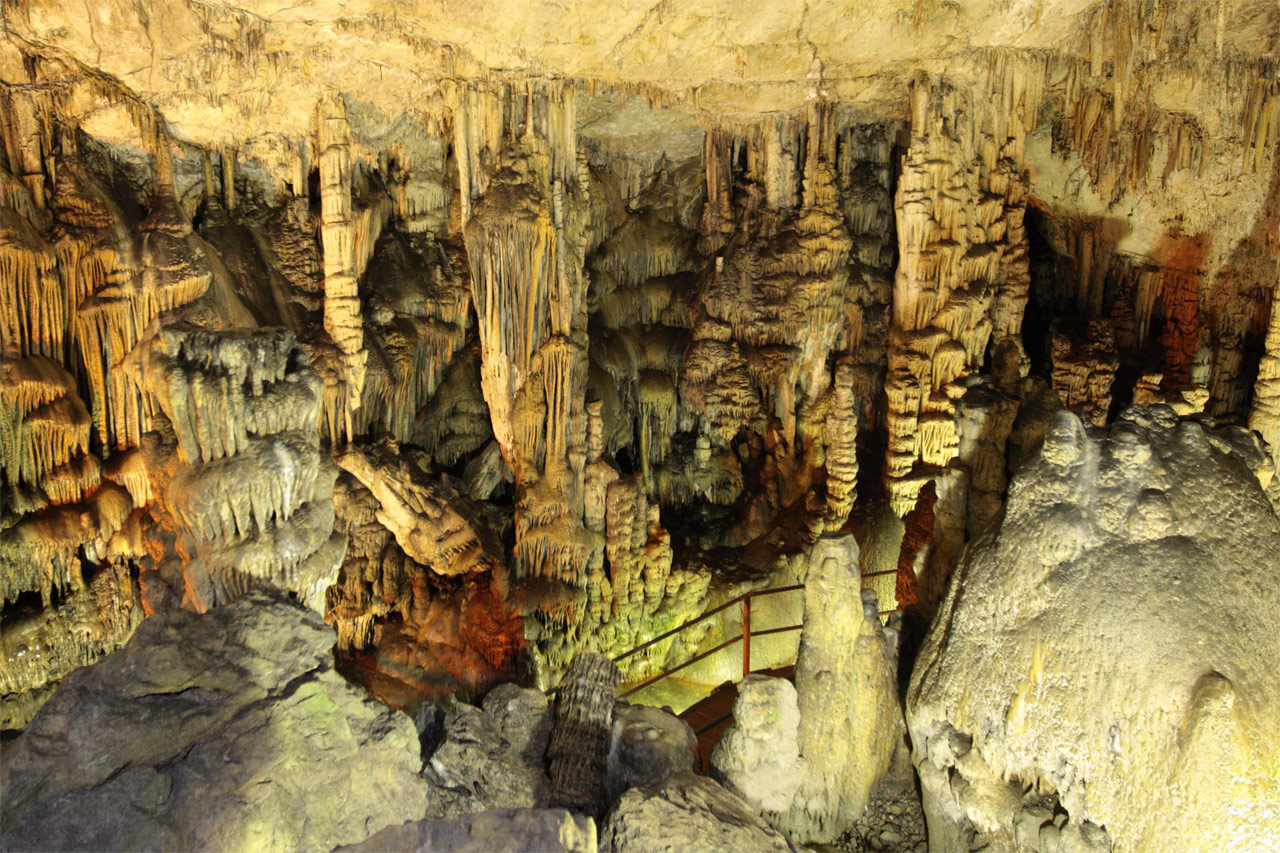 Dikteon barlang (Diktaion Andron Cave, Psychro Cave) Kelet-Kréta