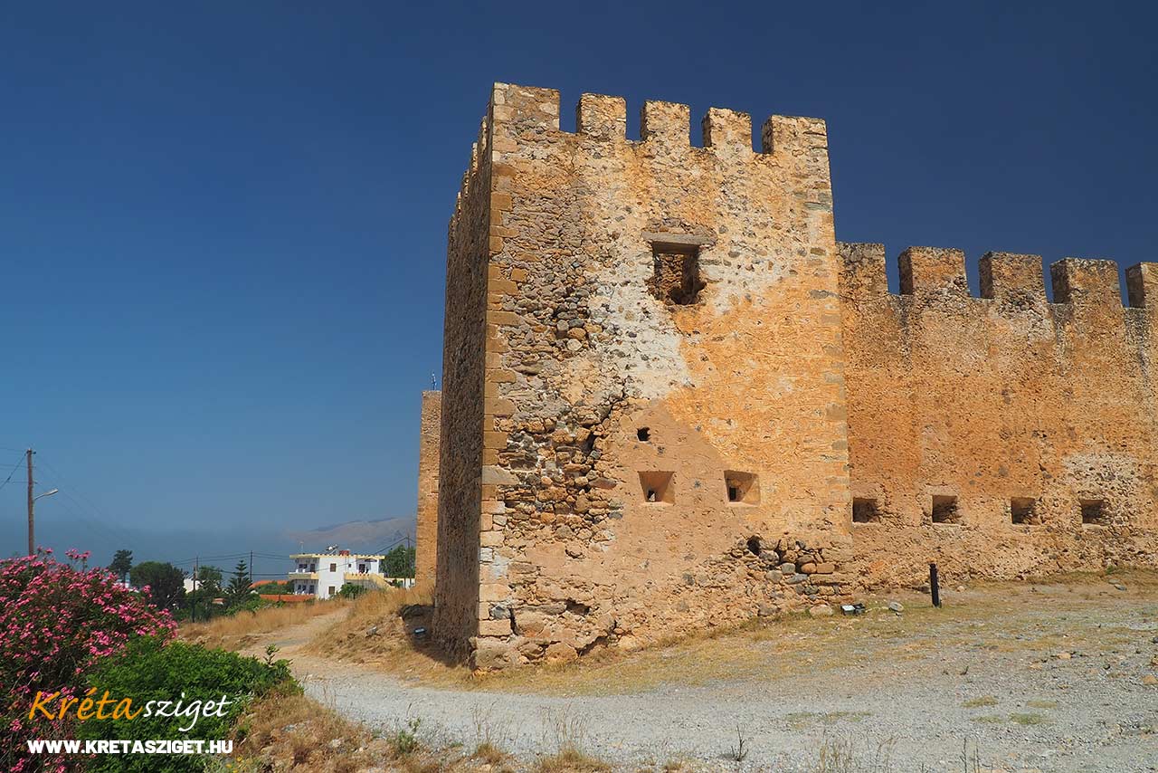 Frangokastello (Frangocastello) Dél-Kréta vár, erőd, történelmi látnivalók)